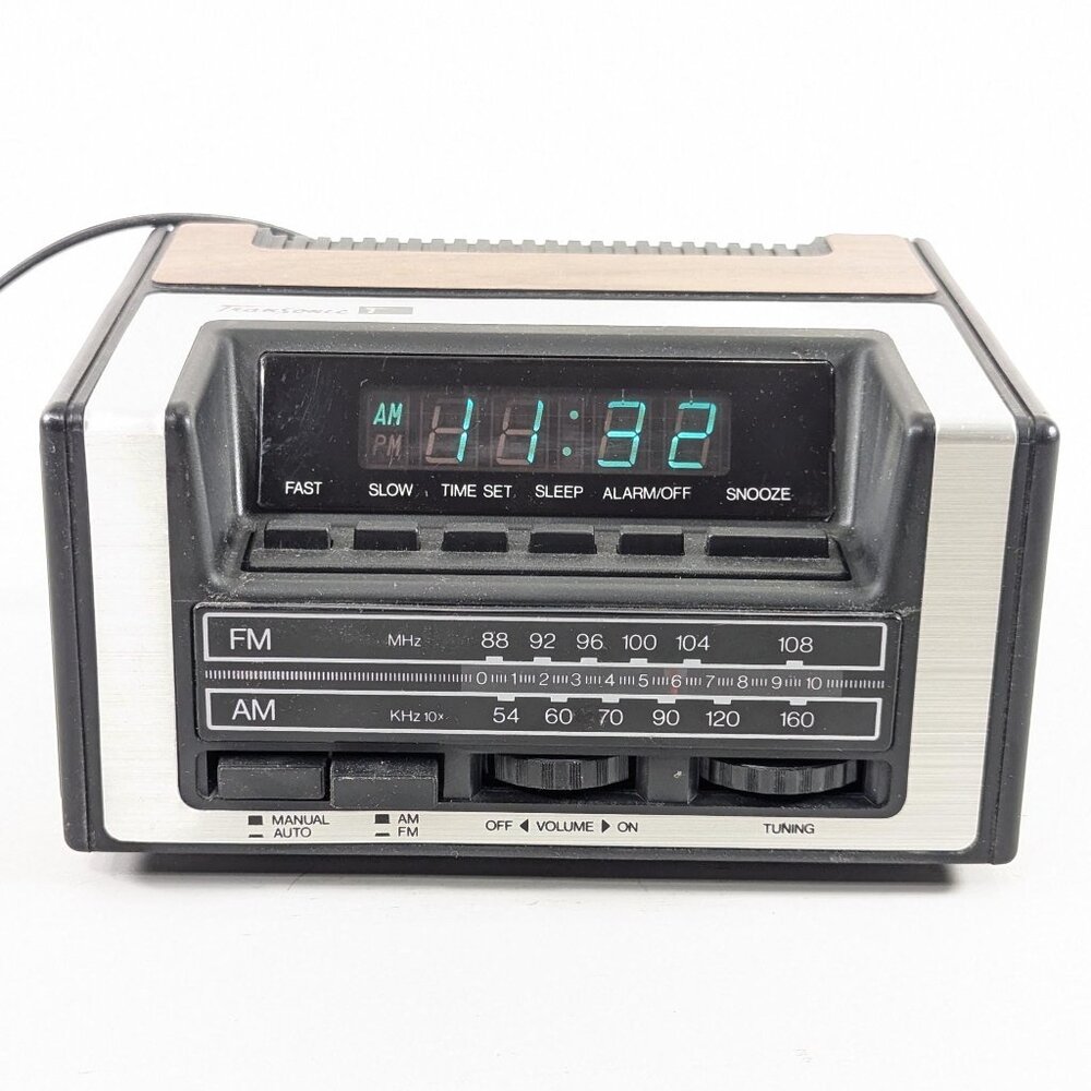 AS-IS Transonic digital radio clock am/fm model 16E2 faux wood body
